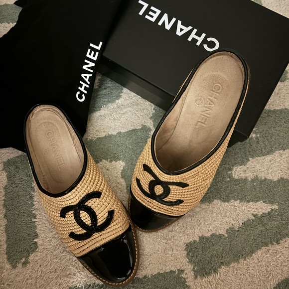 Beautiful and authentic flats, size 7, original brand Chanel. - Picture 3 of 3
